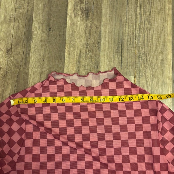 SHEIN Pink Checkered Long Sleeve Top - Picture 4 of 4